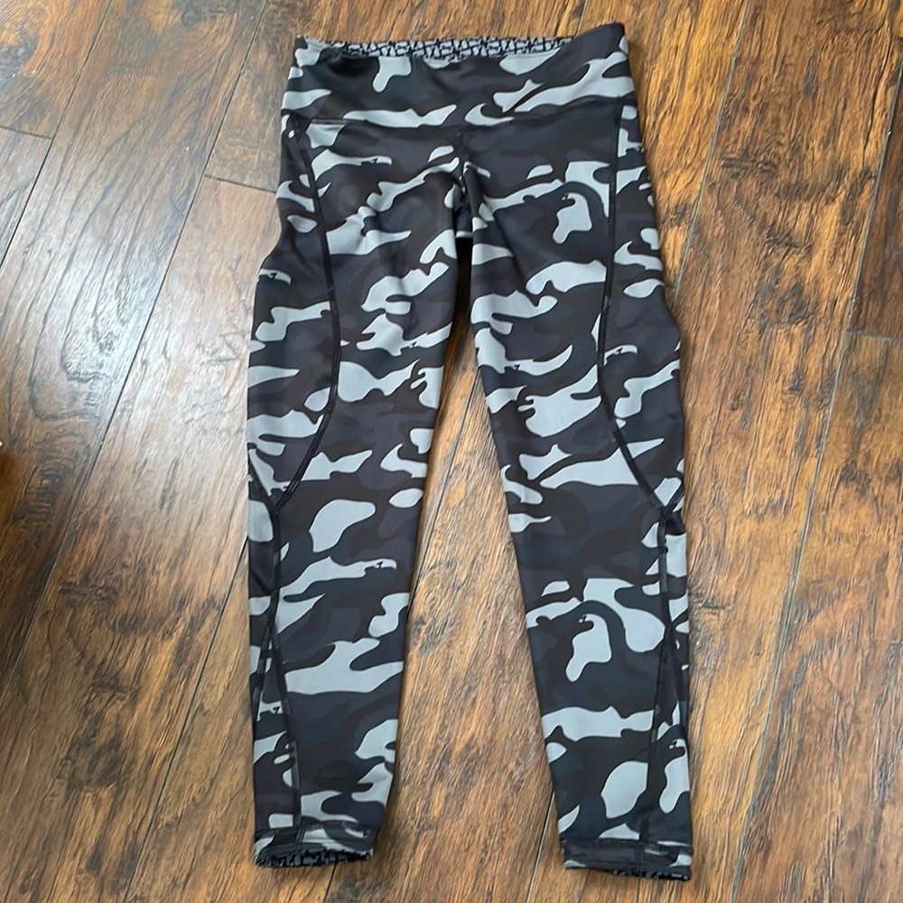 Vineyard Vines Reversible Athletic Leggings